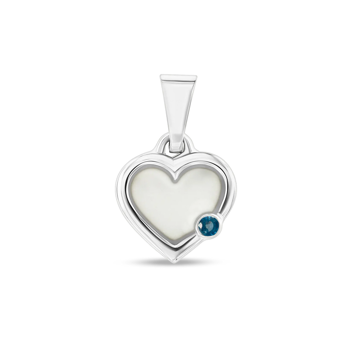 Pendentif cœur Esmée en or blanc rempli de lait maternel, avec un saphir en bas à droite
