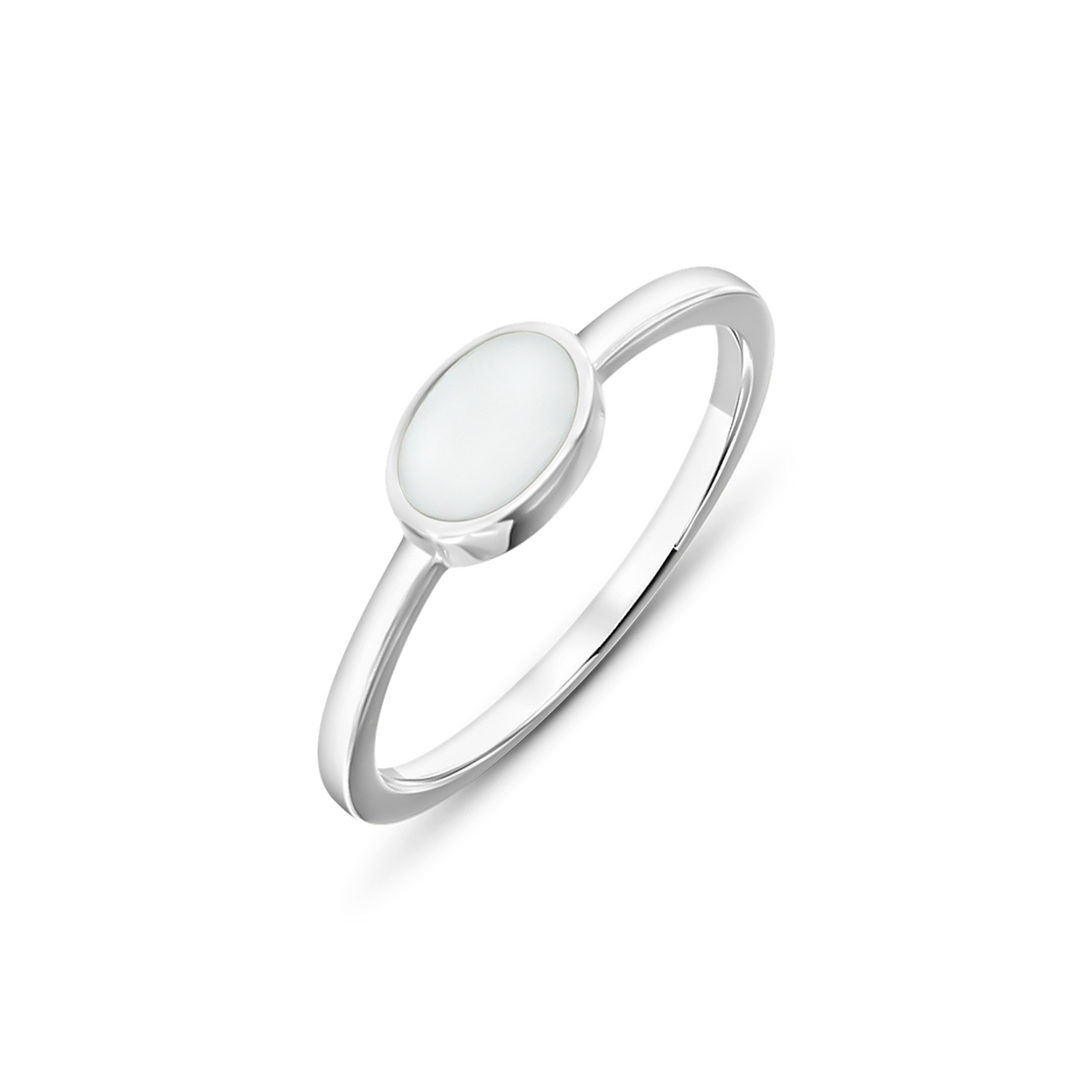Bague Juna en argent, pierre ovale de lait maternel couchée dans un rebord poli