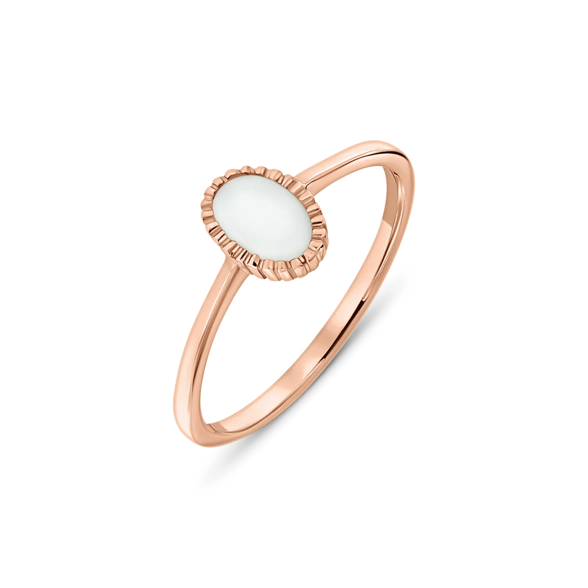 Bague Lauren en or rose, pierre ovale de lait maternel dans un bord facetté