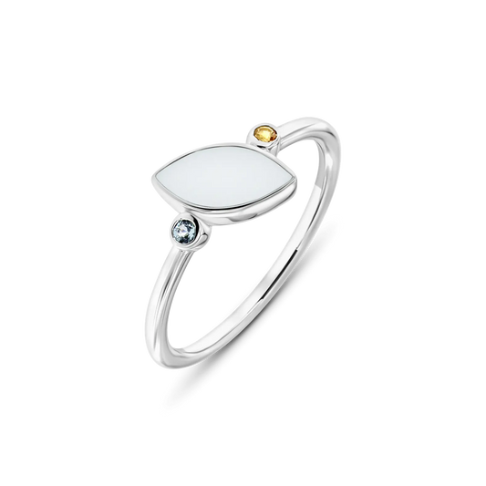 Bague en argent 925 avec une surface en résine de lait maternel et deux pierres colorées, une bleue et une jaune.