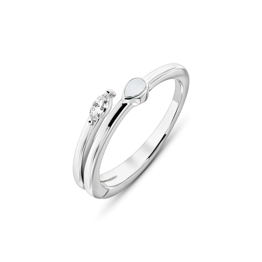Bague ouverte Naomi en argent, goutte de lait maternel face à une pierre navette claire
